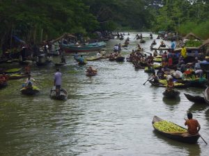 floating market in Barishal Bangladesh