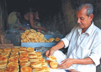 Making of bakarkhani in old dhaka