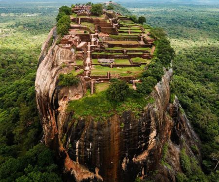 6 Days: Sri Lanka Tour Package (Kandy – Nuwara Eliya – Bentota – Colombo)